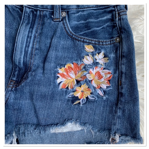 American Eagle Mom Short Embroidered Denim Jean Shorts Blue Orange Size 6 - Picture 4 of 11